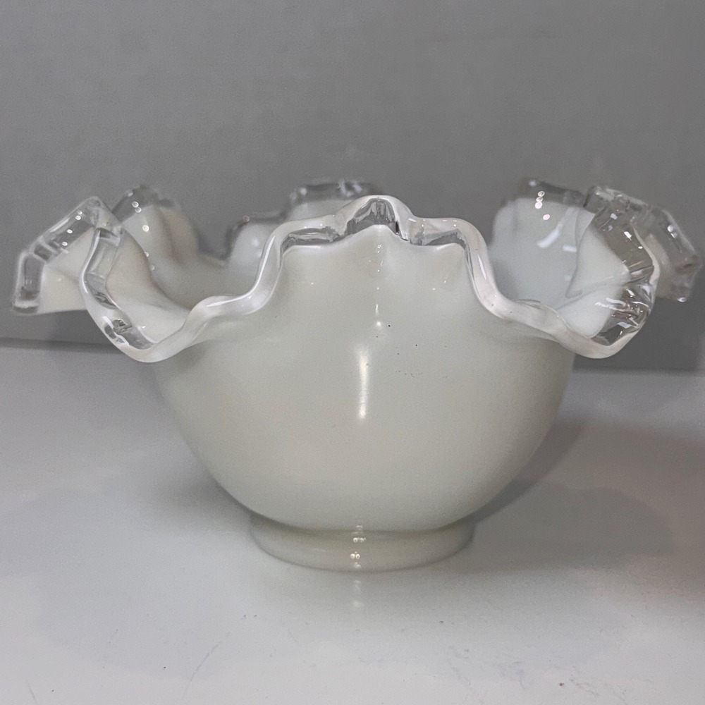 Fenton Milk Glass Bowl‎ Unisex 4" White Silver Crest Ruffled Edge Footed Vintage